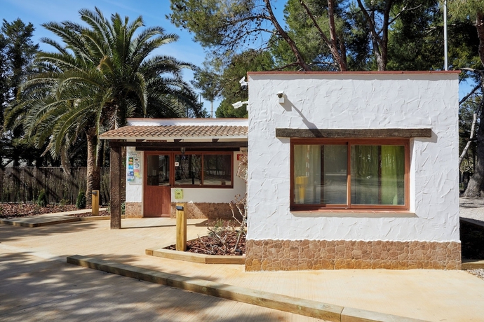 Imagen de los interiores del Camping TAIGA LAKE CASPE. Foto 19