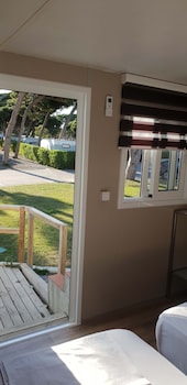 Imagen de la habitación del Camping Tres Estrellas Barcelona by HolaCamp. Foto 2
