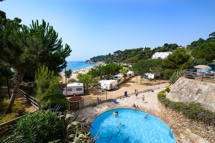 Imagen de la piscina del Camping Treumal. Foto 19