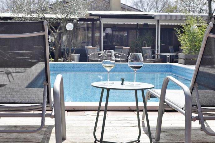 Imagen de la piscina del Camping Ulika Rovinj. Foto 20