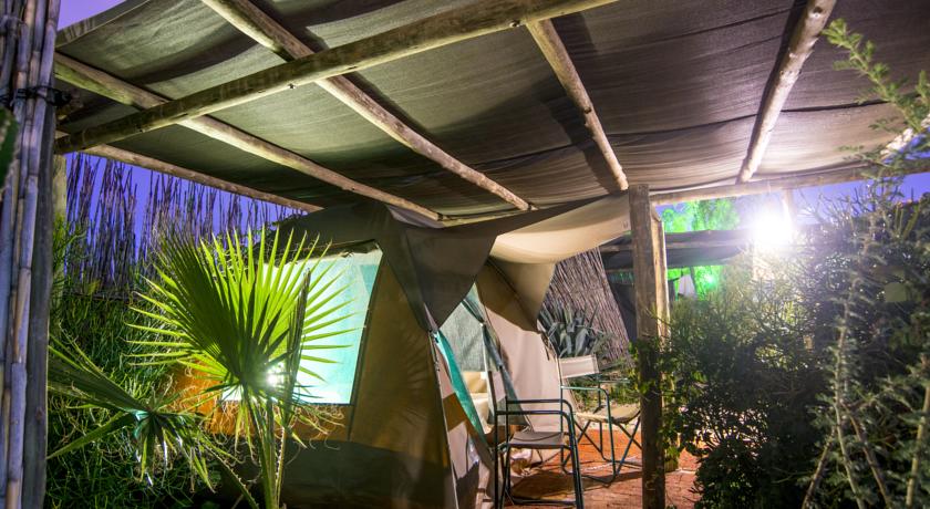 Imagen de los interiores del Camping Urbancamp.net Leisure Windhoek. Foto 12