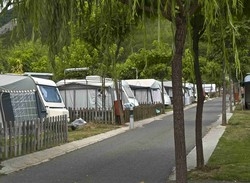 Imagen de los exteriores del Camping Valle De Tena. Foto 3