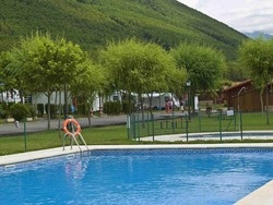 Imagen de la piscina del Camping Valle De Tena, Sabiñánigo. Foto 5