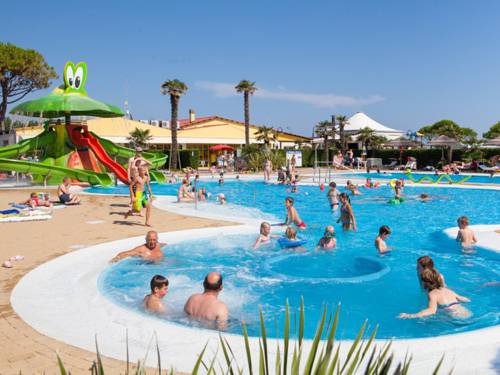 Imagen de la piscina del Camping Vela Blu Village. Foto 11