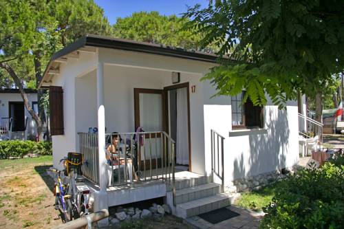 Imagen de los exteriores del Camping Vela Blu Village. Foto 10