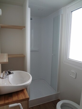 Imagen de la habitación del Camping Victoria Mobilehome Dole. Foto 22