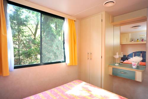 Imagen general del Camping Village Baia Azzurra Club. Foto 1