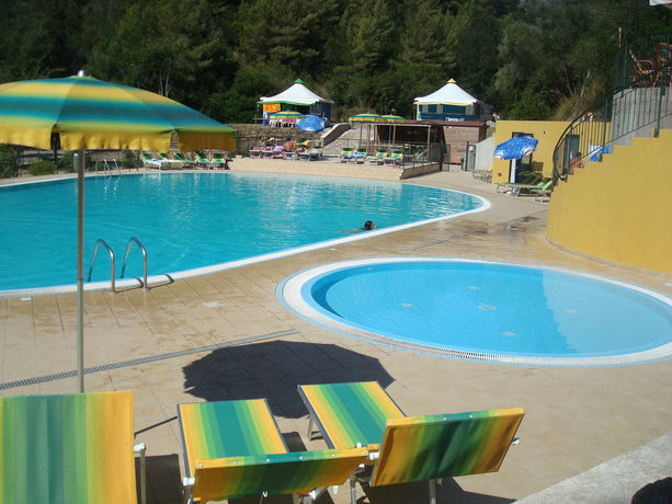 Imagen de los exteriores del Camping Village Canapai. Foto 2