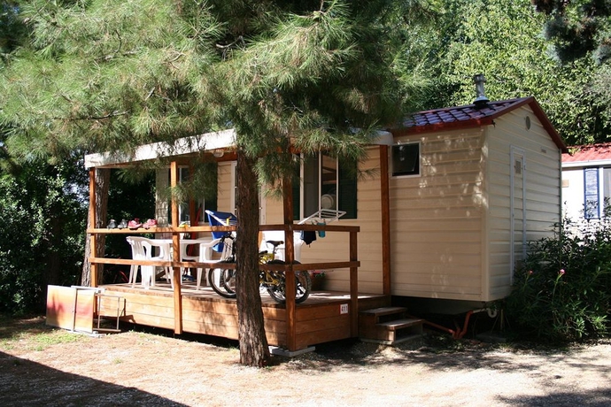 Imagen de los exteriores del Camping Village Green Garden. Foto 5