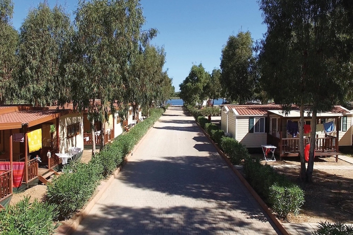 Imagen de los interiores del Camping Village Laguna Blu. Foto 19