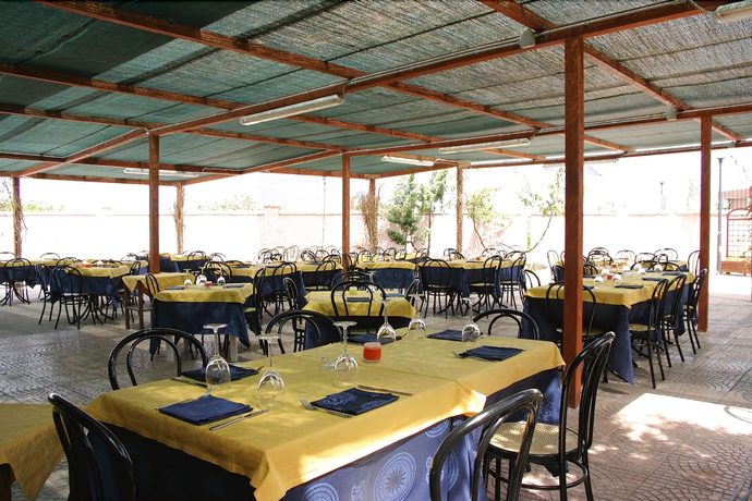 Imagen del bar/restaurante del Camping Village Li Nibari. Foto 4