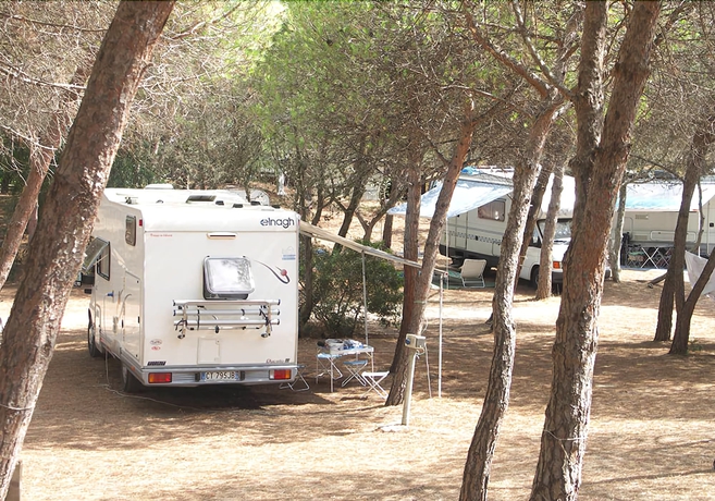 Imagen de los exteriores del Camping Village Li Nibari. Foto 13