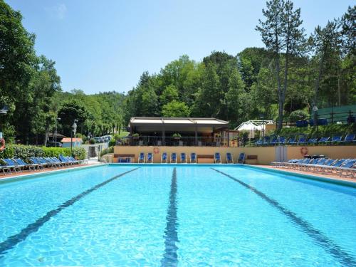 Imagen de la piscina del Camping Village Mugello Verde. Foto 9