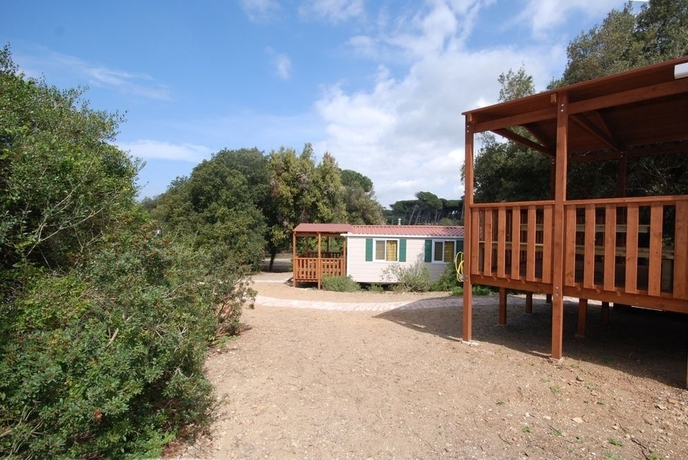 Imagen de los exteriores del Camping Village Parco Della Gallinara. Foto 5