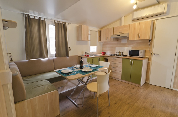 Imagen de los interiores del Camping Village Torre Pendente. Foto 12