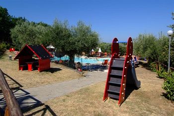 Imagen de los exteriores del Camping Villaggio Cerquestra. Foto 13