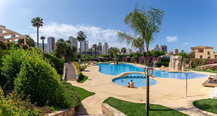 Imagen de la piscina del Camping Villasol, Benidorm - Playa Levante. Foto 16