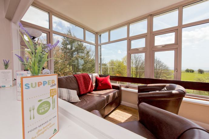 Imagen de los interiores del Camping YHA Truleigh Hill - Hostel. Foto 18