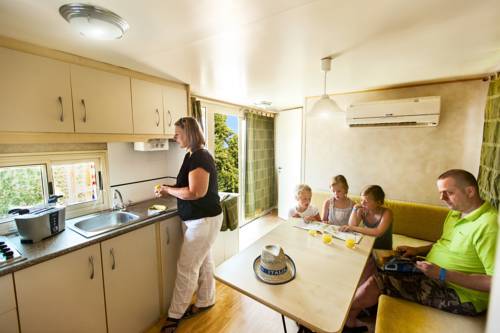 Imagen de la habitación del Camping hu Altomincio Village. Foto 9