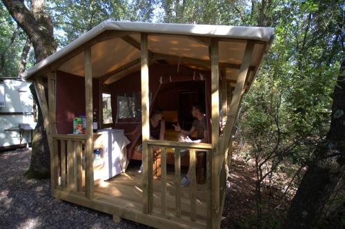Imagen de la habitación del Camping hu Montescudaio village. Foto 8