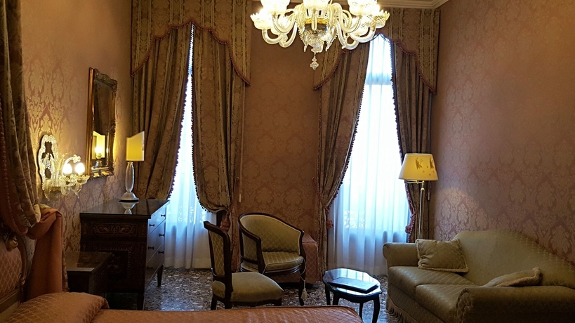 Imagen de la habitación del Casa de Huéspedes AFFITTACAMERE CASA PISANI CANAL. Foto 15