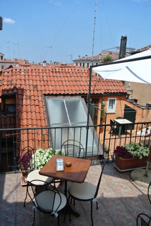 Imagen general del Casa de Huéspedes Al Portico Guest House. Foto 3