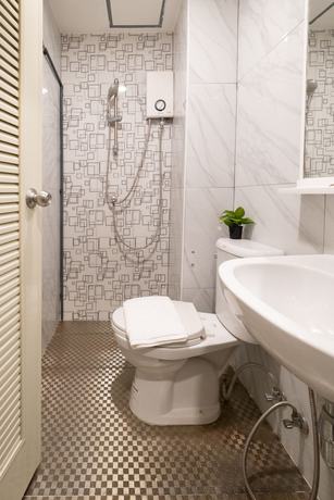Imagen de la habitación del Casa de Huéspedes Amber Inn, Bangkok. Foto 4