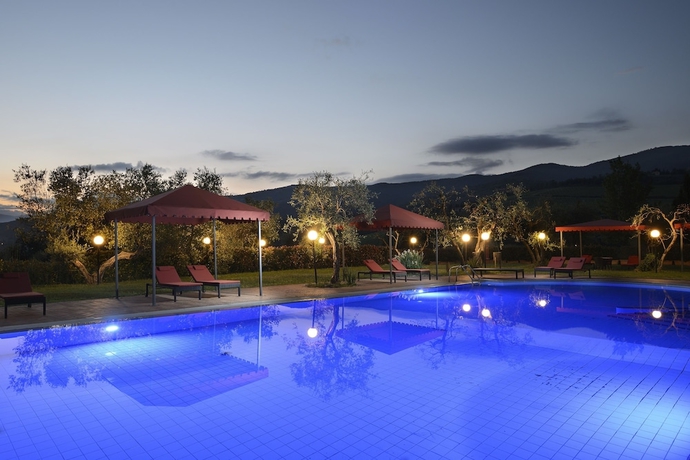 Imagen de la piscina del Casa de Huéspedes Borgo Antico Fattoria Casalbosco. Foto 16