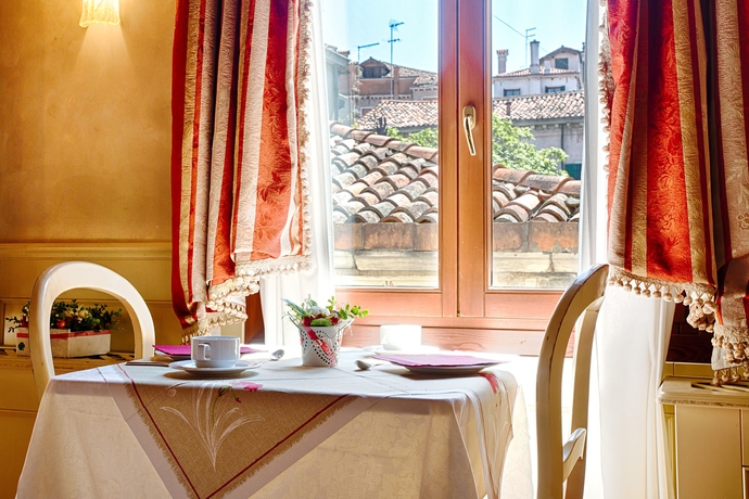 Imagen del bar/restaurante del Casa de Huéspedes Ca' San Polo. Foto 2