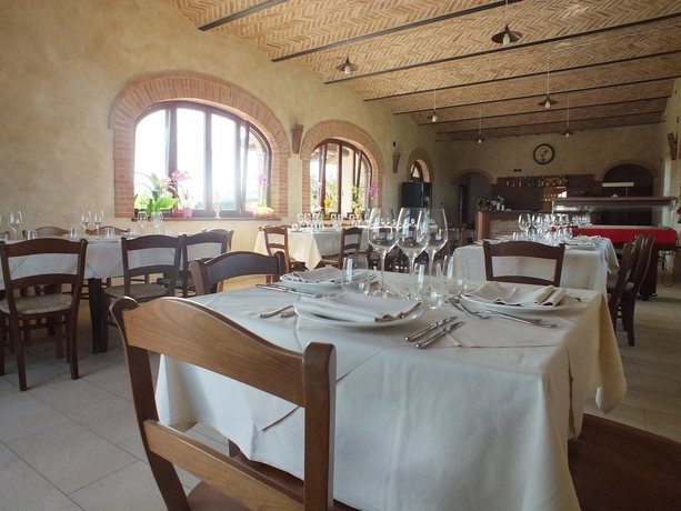 Imagen del bar/restaurante del Casa de Huéspedes Enolocanda Del Tufo - Guest House. Foto 5