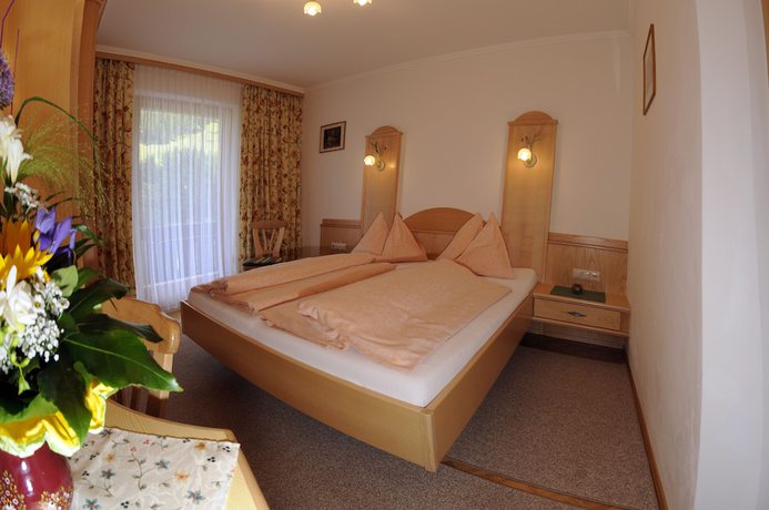 Imagen de la habitación del Casa de Huéspedes Gasthof Pension Appartements Zur Gams. Foto 10