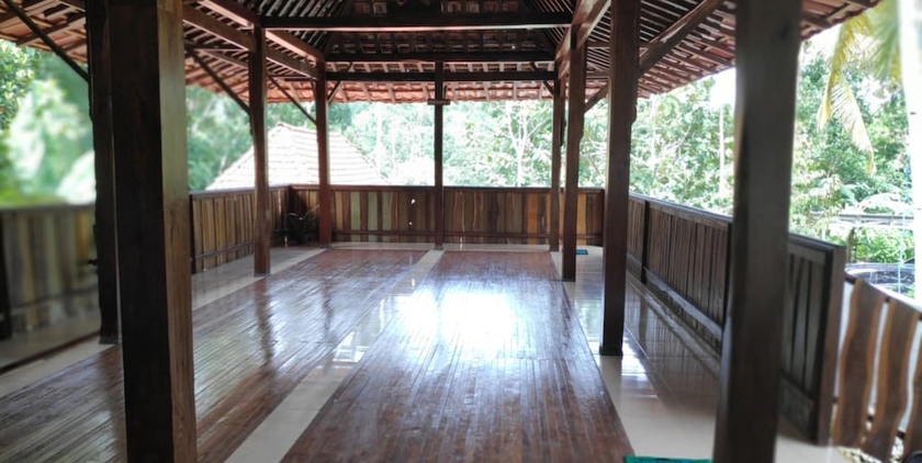 Imagen de los interiores del Casa de Huéspedes Homestay Rahayu. Foto 13