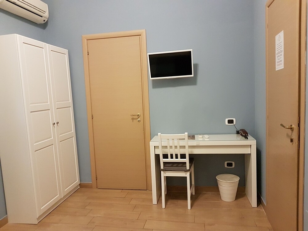 Imagen de la habitación del Casa de Huéspedes Hotel Meublè Santa Chiara Suite. Foto 8