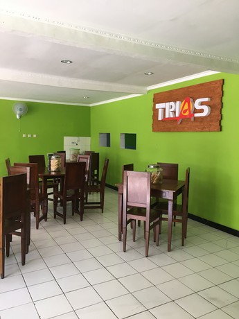 Imagen del bar/restaurante del Casa de Huéspedes Hotel Trias Parangtritis. Foto 3