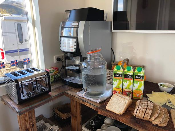 Imagen del bar/restaurante del Casa de Huéspedes Hrafnavellir Guest House. Foto 3