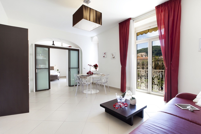 Imagen de los interiores del Casa de Huéspedes La Piazzetta, Sorrento. Foto 14