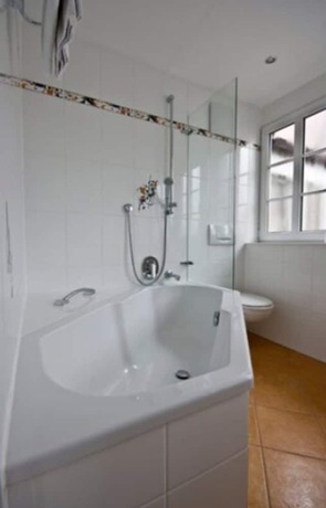 Imagen general del Casa de Huéspedes Landgasthof Hirsch, Remshalden. Foto 6