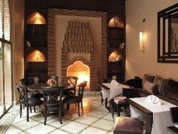 Imagen de los interiores del Casa de Huéspedes Le Perroquet Bleu. Foto 10