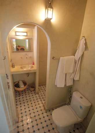 Imagen de la habitación del Casa de Huéspedes Maison D'h&ocirc;tes Dar Farhana. Foto 16