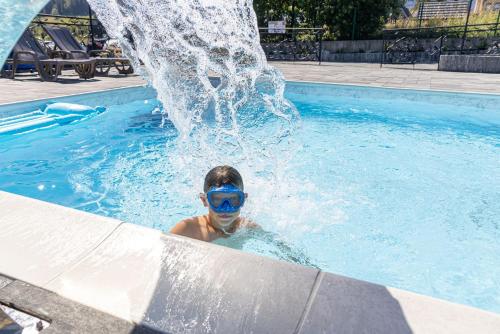 Imagen de la piscina del Casa de Huéspedes Malućko Chata. Foto 19