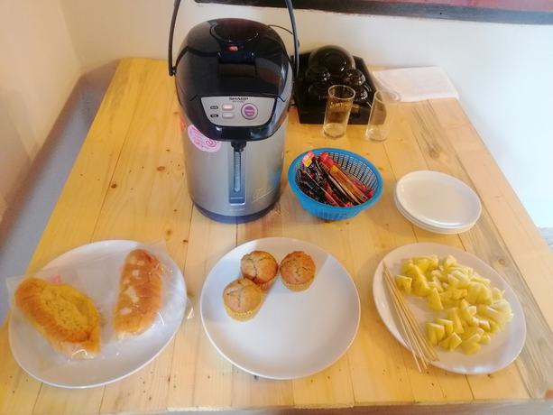 Imagen del bar/restaurante del Casa de Huéspedes Mookboonchu Guesthouse ,Kohmook Trang. Foto 3