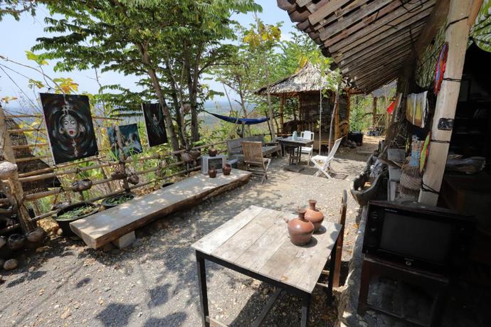 Imagen de los exteriores del Casa de Huéspedes NewAlasKuliner and HomestayWatulumbung. Foto 3