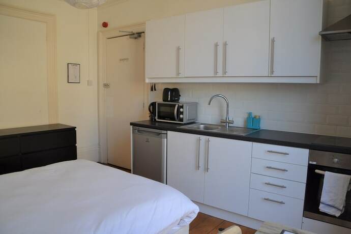 Imagen de la habitación del Casa de Huéspedes No 3 Georgian Shared House - By Clifton Short Lets. Foto 12