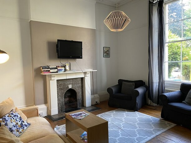 Imagen general del Casa de Huéspedes No 3 Georgian Shared House - By Clifton Short Lets. Foto 2