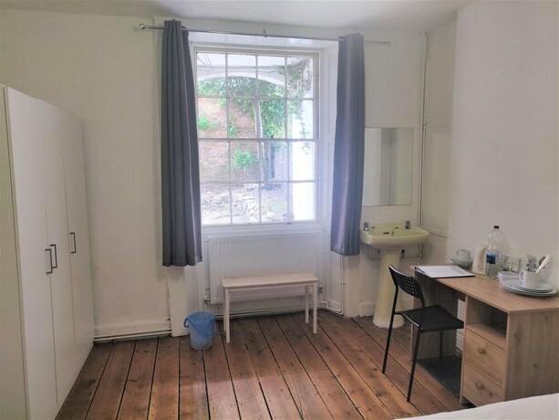 Imagen de la habitación del Casa de Huéspedes No 3 Georgian Shared House - By Clifton Short Lets. Foto 20