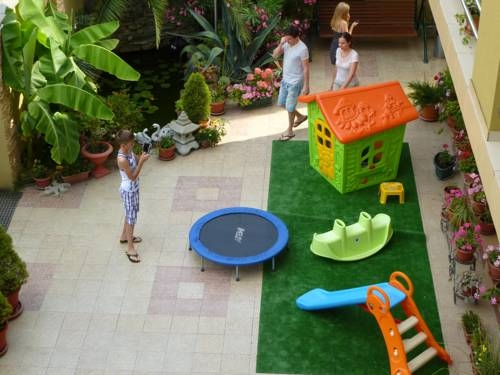 Imagen general del Casa de Huéspedes Oranzhevoye Nebo. Foto 2