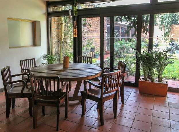 Imagen del bar/restaurante del Casa de Huéspedes Poblado, MEDELLIN. Foto 8