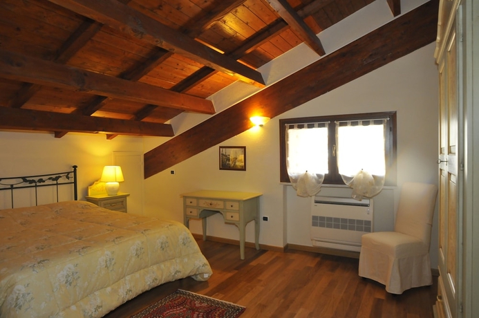 Imagen de la habitación del Casa de Huéspedes Quart&eacute; Say&agrave;l. Foto 11