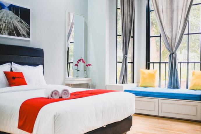 Imagen de la habitación del Casa de Huéspedes Reddoorz Premium Near Rs Pondok Indah. Foto 11