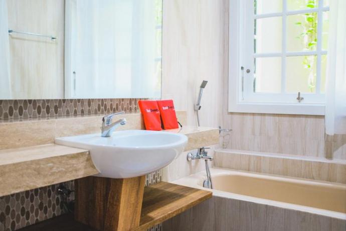 Imagen de la habitación del Casa de Huéspedes Reddoorz Premium Near Rs Pondok Indah. Foto 12